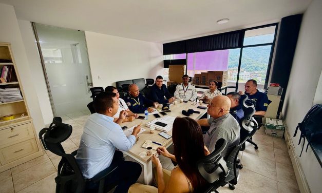 El Tolima fortalece a sus bomberos con inversión en dotación y acciones institucionales