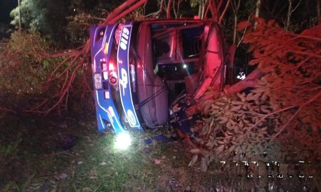 Fatal accidente en la vía Ibagué – Bogotá: volcamiento de bus intermunicipal deja cinco muertos y 19 heridos